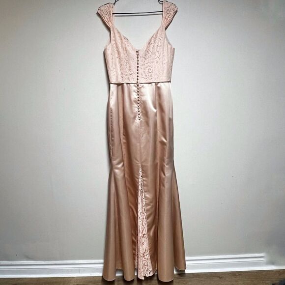 NWT Christina Wu Celebrations Formal Lace and Satin Maxi dress Sz 8 - Picture 7 of 10